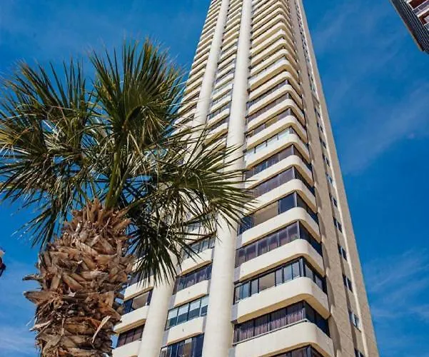 Torre Levante - 23º By *